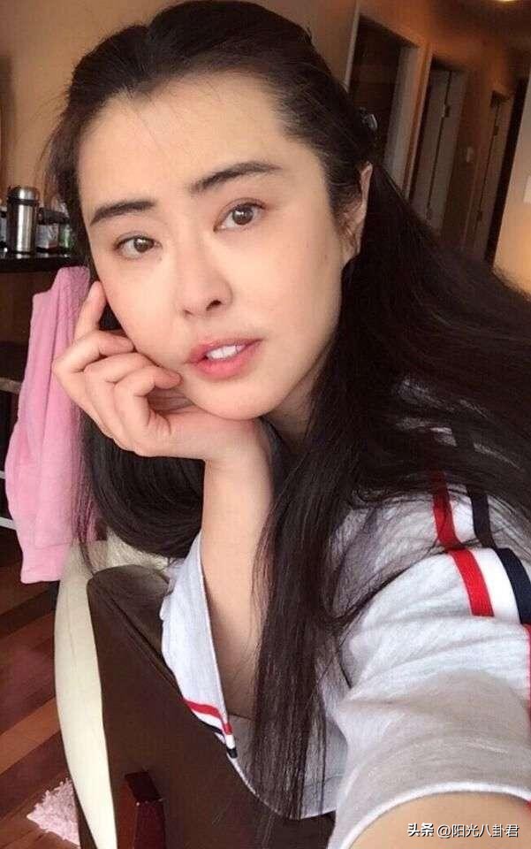 12位港星豪宅,定居内地的10位过气港星