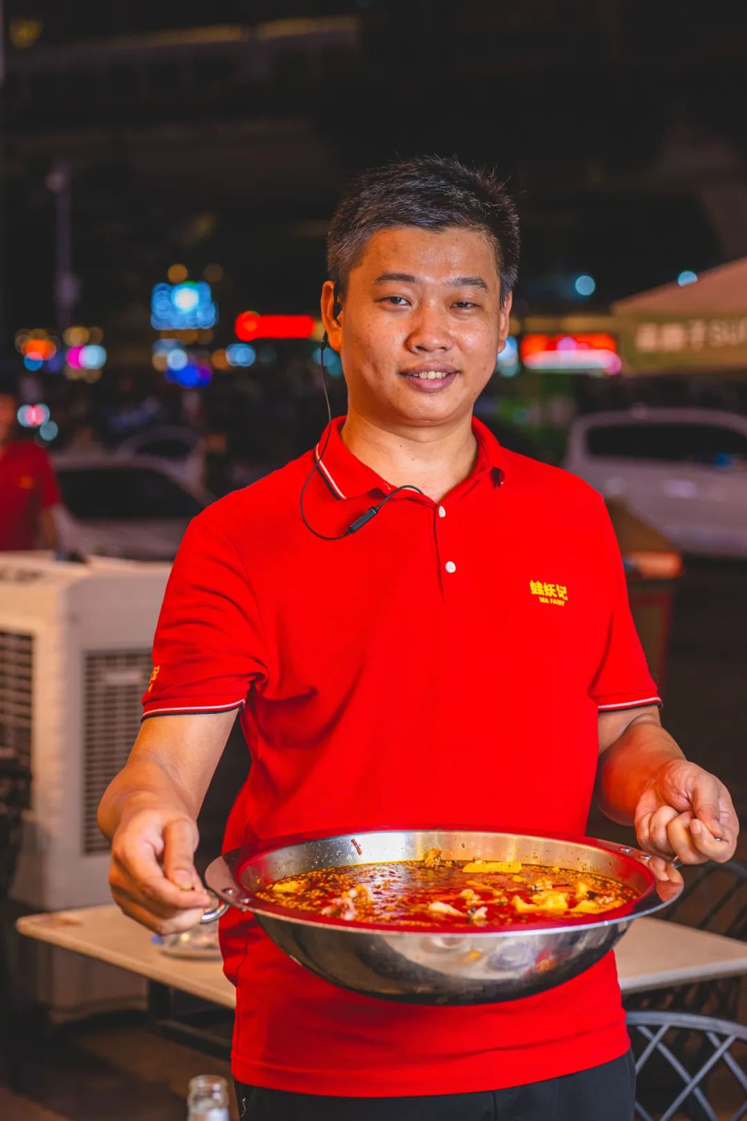 这个被低估的夜宵美食城，跟着「蓝妹啤酒」才找得到！