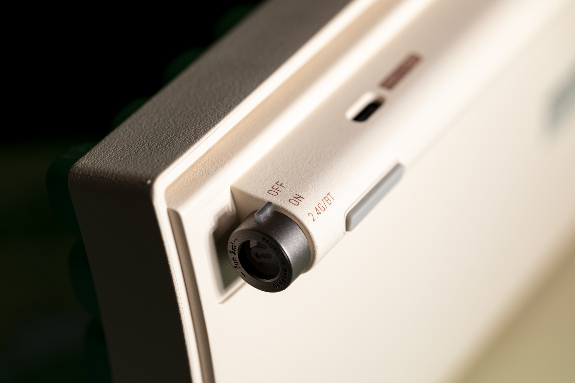 lofree洛斐小翘键盘有背光吗,洛斐键盘小翘测评