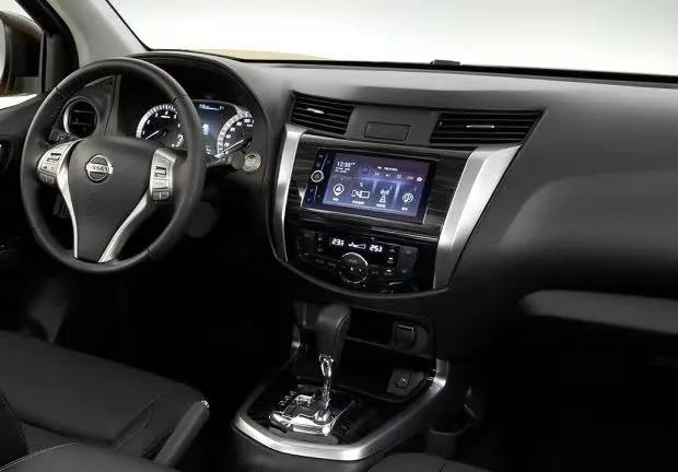 帕拉丁和普拉多哪个四驱性能强,2021日产帕拉丁落地多少钱