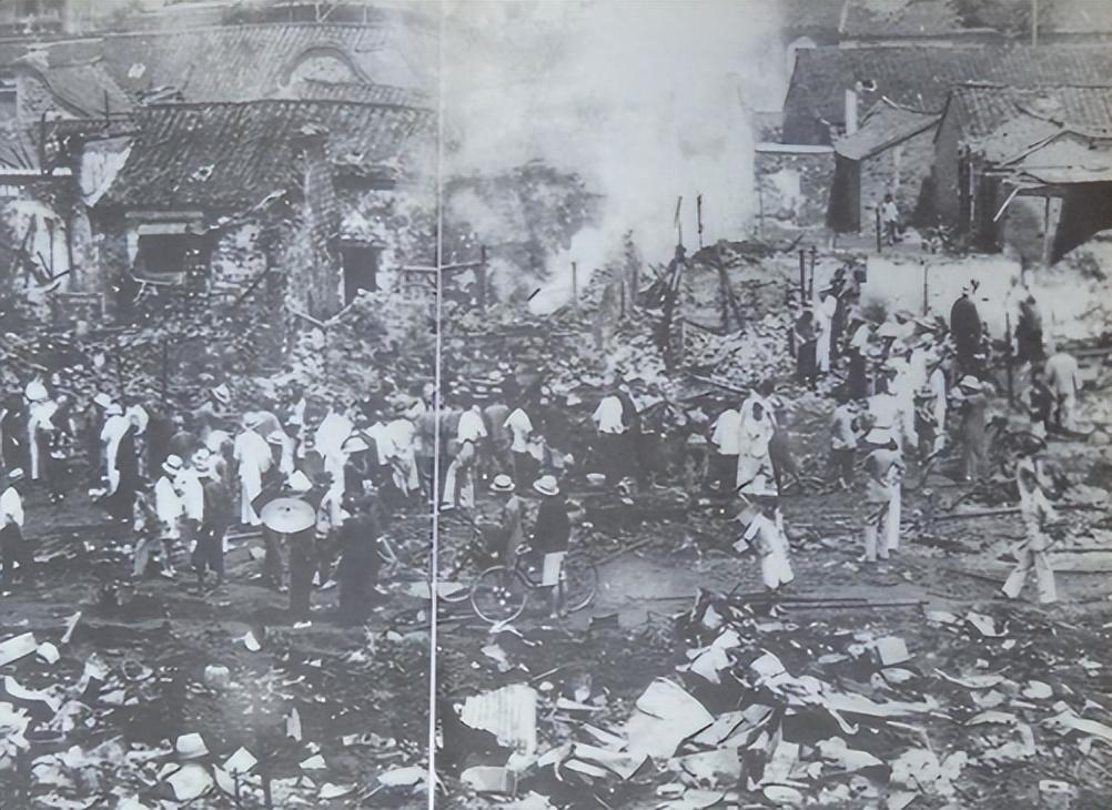 纳粹德国屠杀犹太女人,变态纳粹