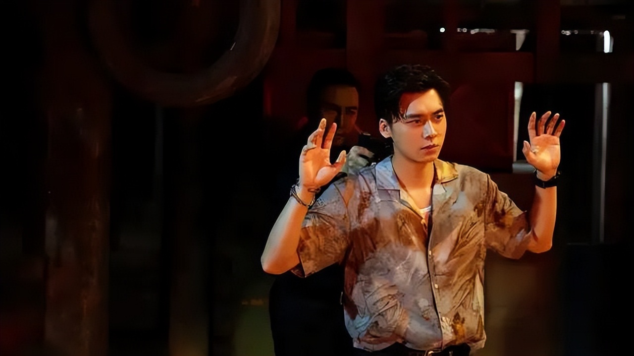 鏉庢槗宄版敼鍐欎簡铚滆渹鍓ф湰,鏉庢槗宄扮粡鍘嗕簡鍝簺鎸姌