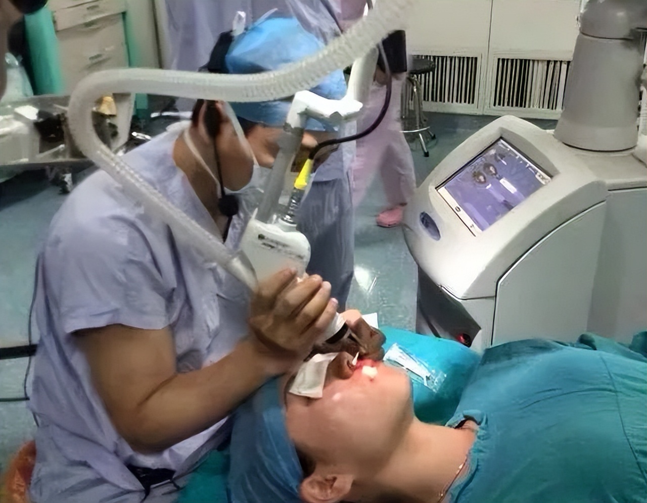 「省医·名医」谭军：让疤痕原位复活的“魔法师”