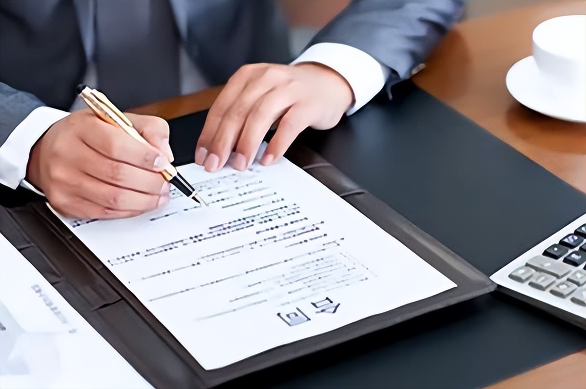 地下充斥着各种不法交易，其肮脏程度是你我根本无法想象的