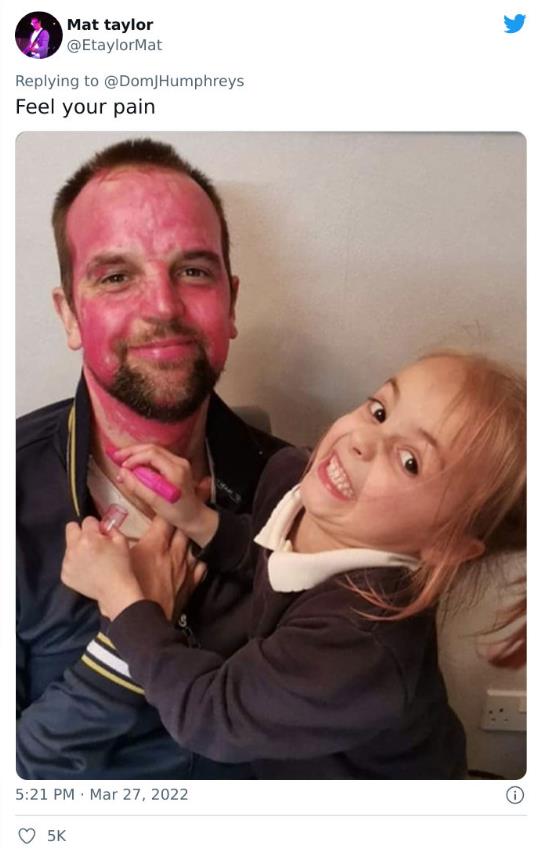 盘点女儿给爸爸的化妆技巧,外国女儿给老爸化妆