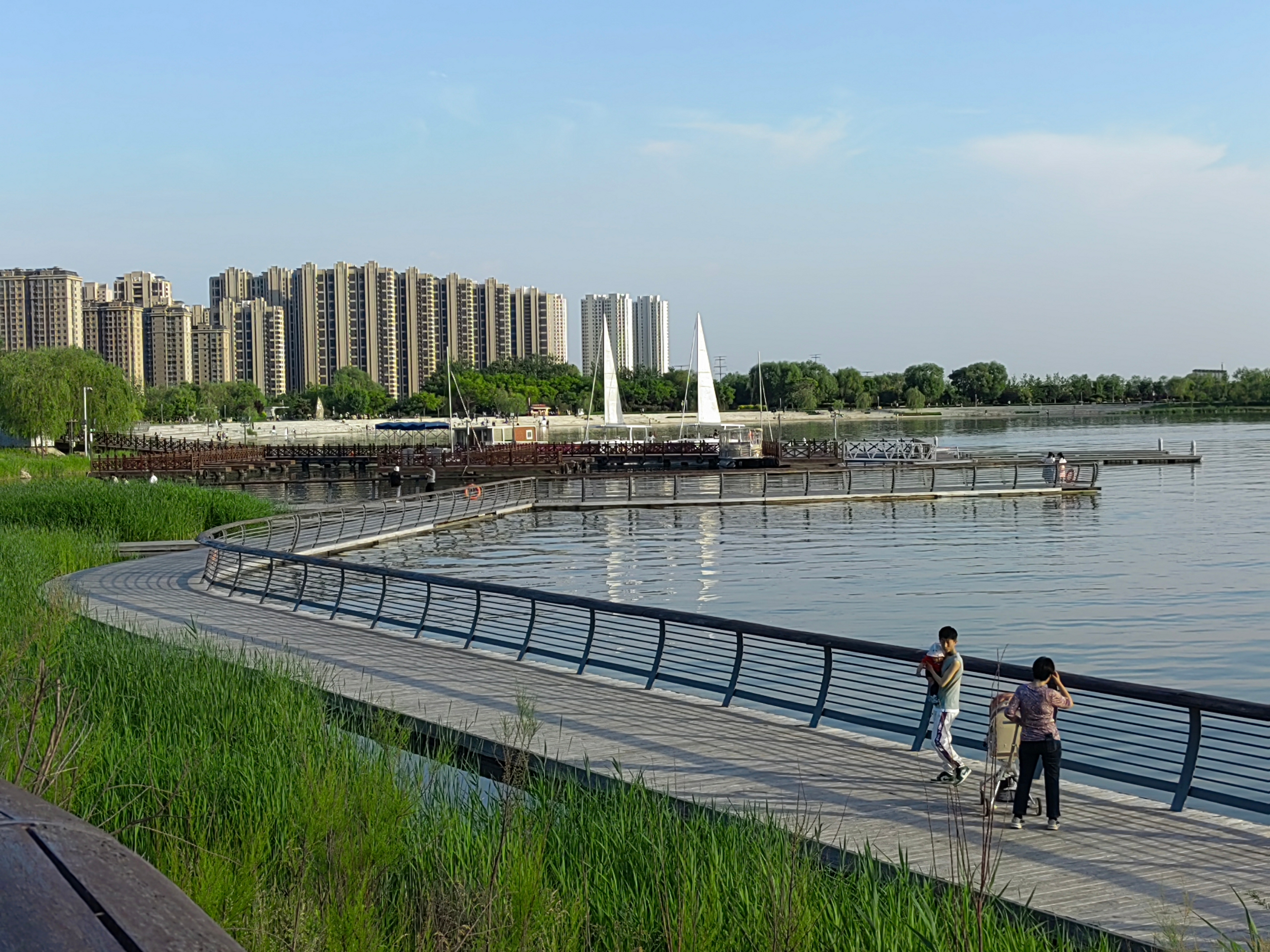 端午节陪爸爸妈妈游玩,端午节假期家人一起游玩聚餐