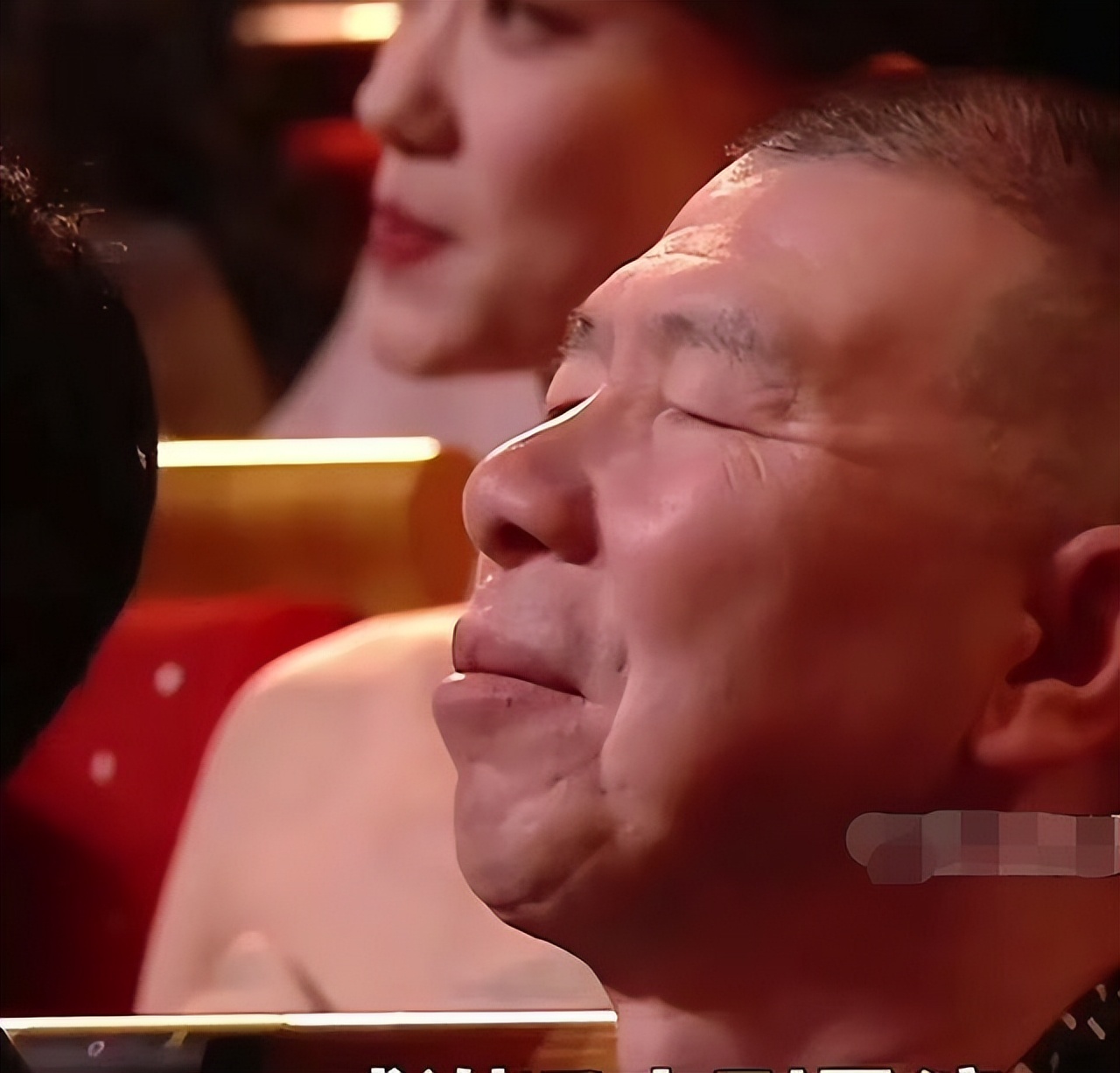 白癜风冯小刚症状,冯小刚谈不治白癜风的原因