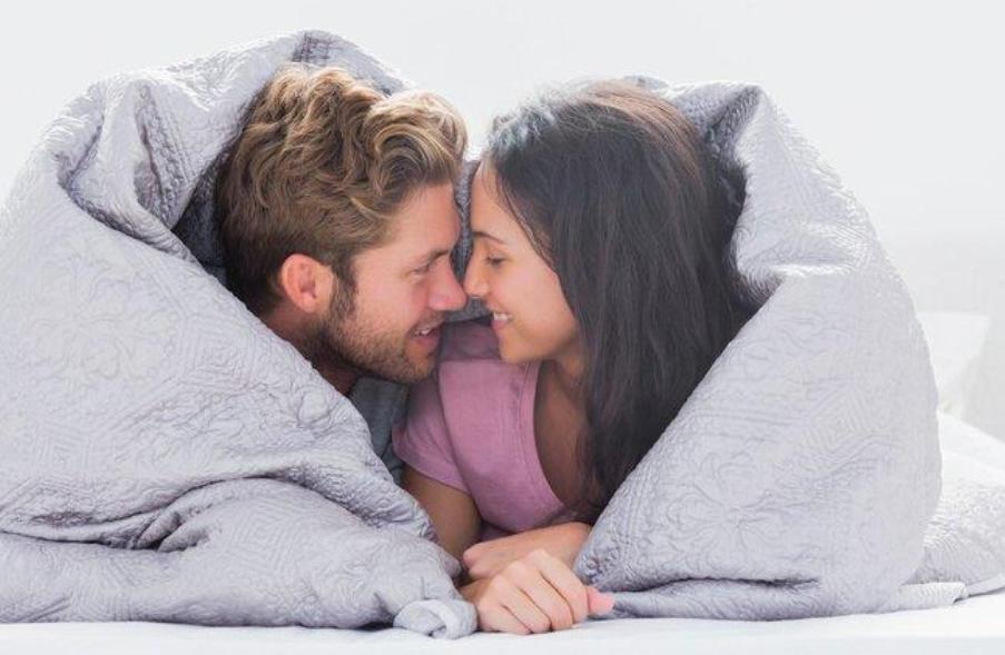 同房后，女性身体发热、发红？医生：这是性红晕！男女要早了解！