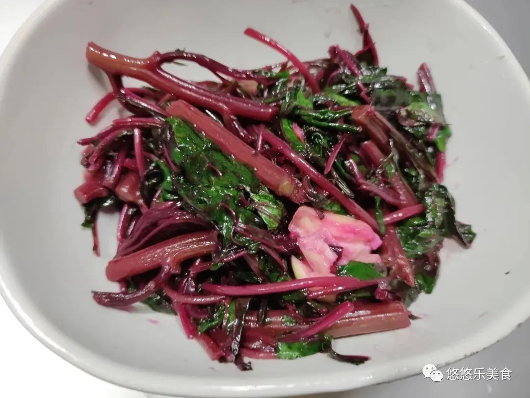 “女人不养肝，满脸都是斑”，常吃这两种，一补肝肾，二防贫血