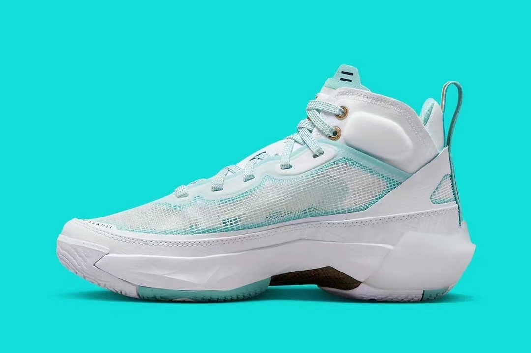 威金斯穿过的红色战靴,球鞋新鲜事爱心造型的af1纯白