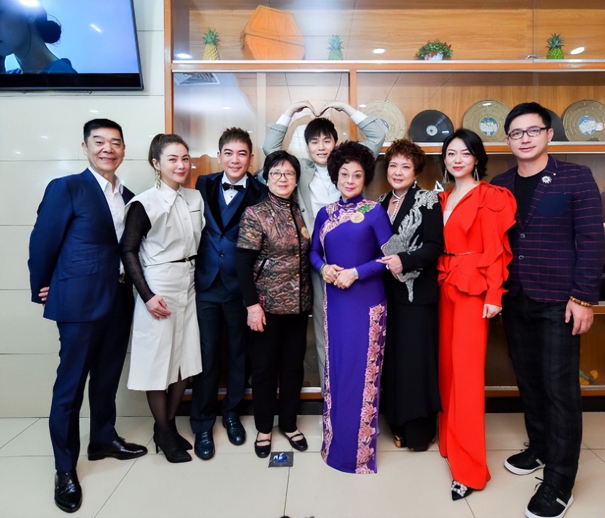 外来媳妇本地郎阿光阿耀阿祖变老,外来媳妇本地郎阿光和阿宗争餐厅