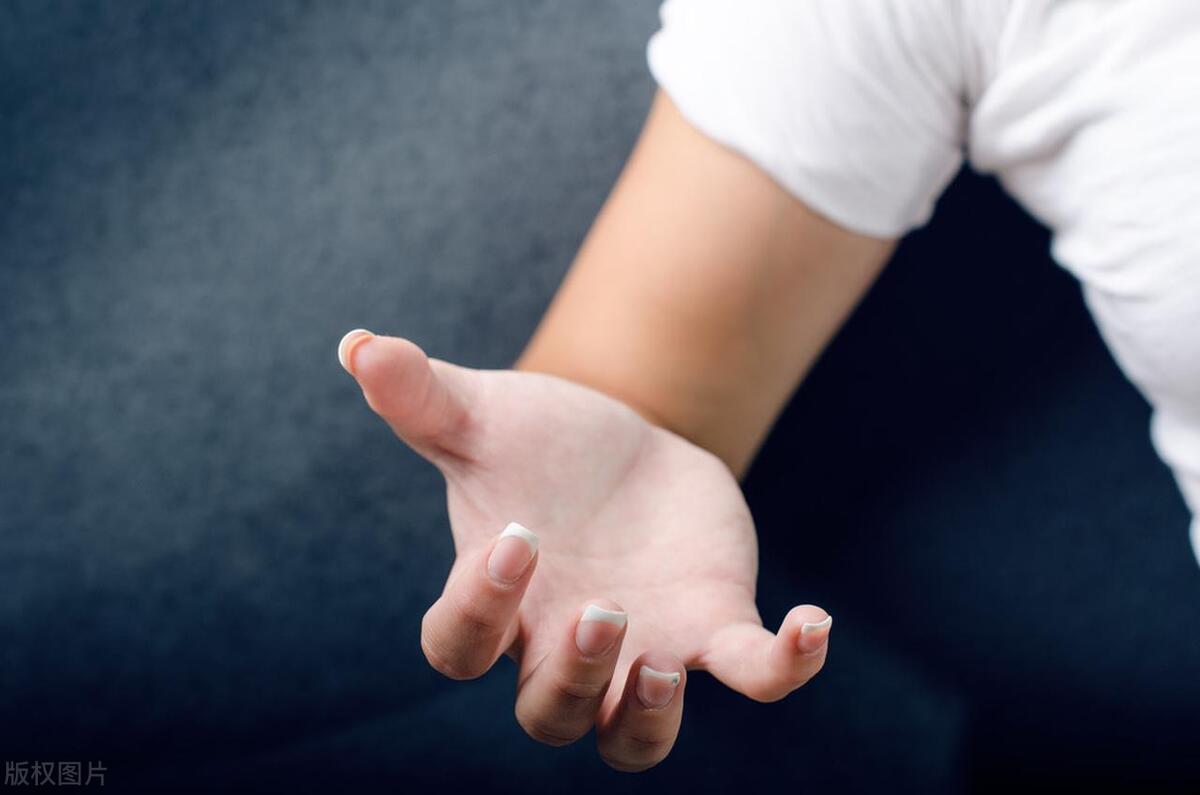 癫痫病平时不发病会有哪些症状,癫痫症状不明显需要治疗么