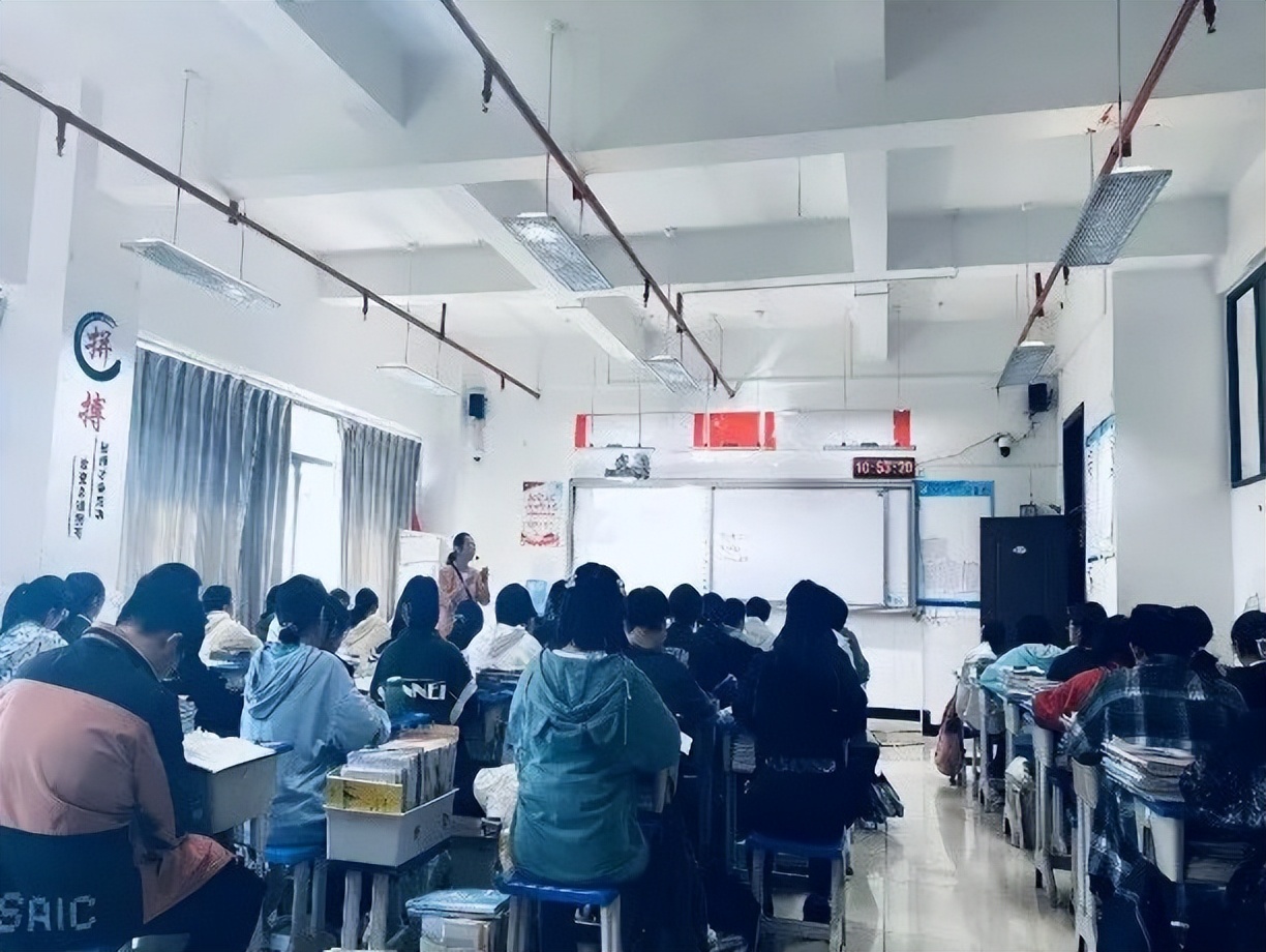 万州三中江南校区最近视频,万州第三中学江南校区