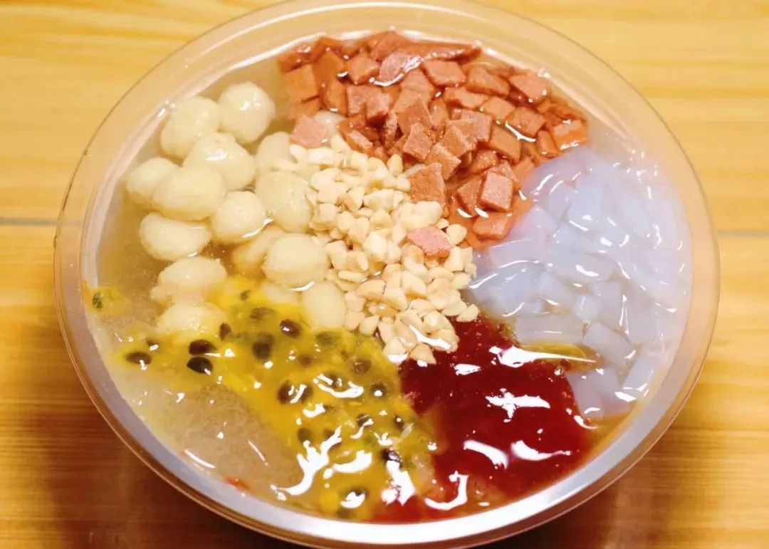 炎炎夏日酷暑难耐来一碗凉粉,炎炎夏日一碗西瓜凉粉