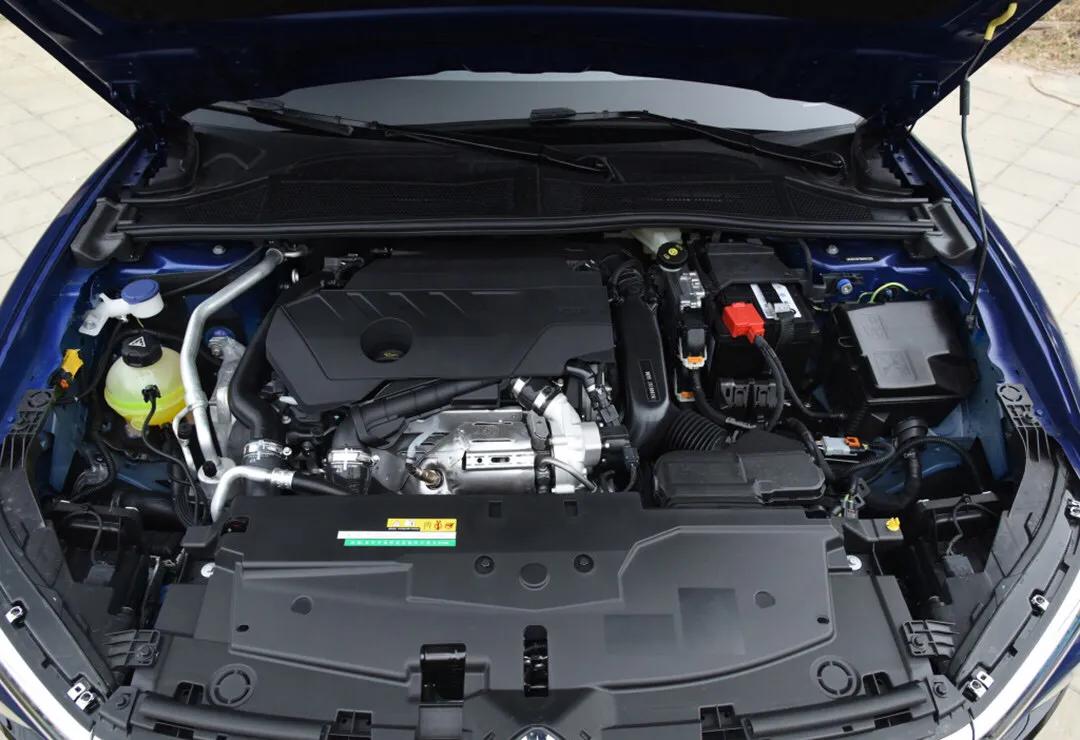 不顾家人反对买了这个车后悔吗,凡尔赛c5x的驾驶感受如何