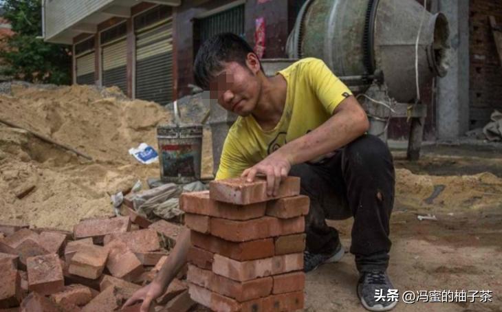 2009年湖南女子生下重2斤小猴子,湖南女子生了个小猴子上综艺节目