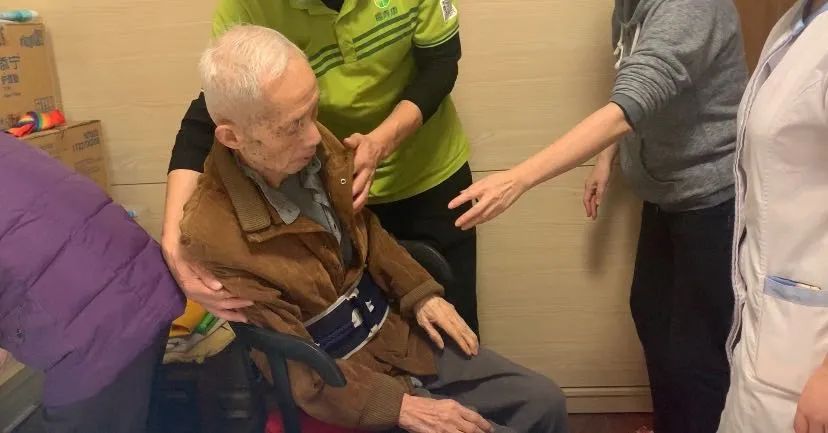 为老人洗澡洗衣服,为老人洗澡一般多少钱