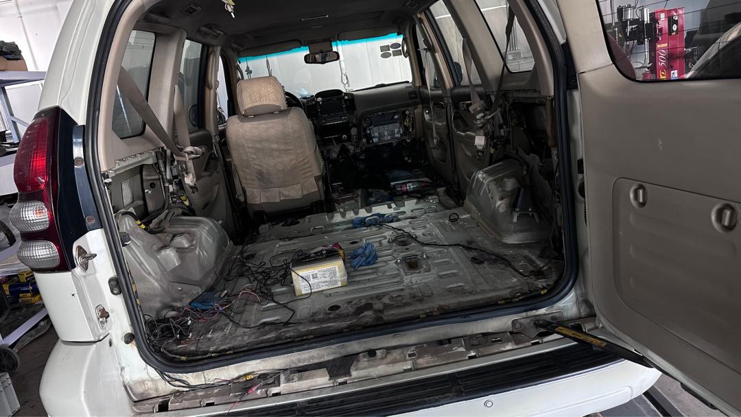 06年丰田霸道汽车翻新全过程,从山西拉回来的车