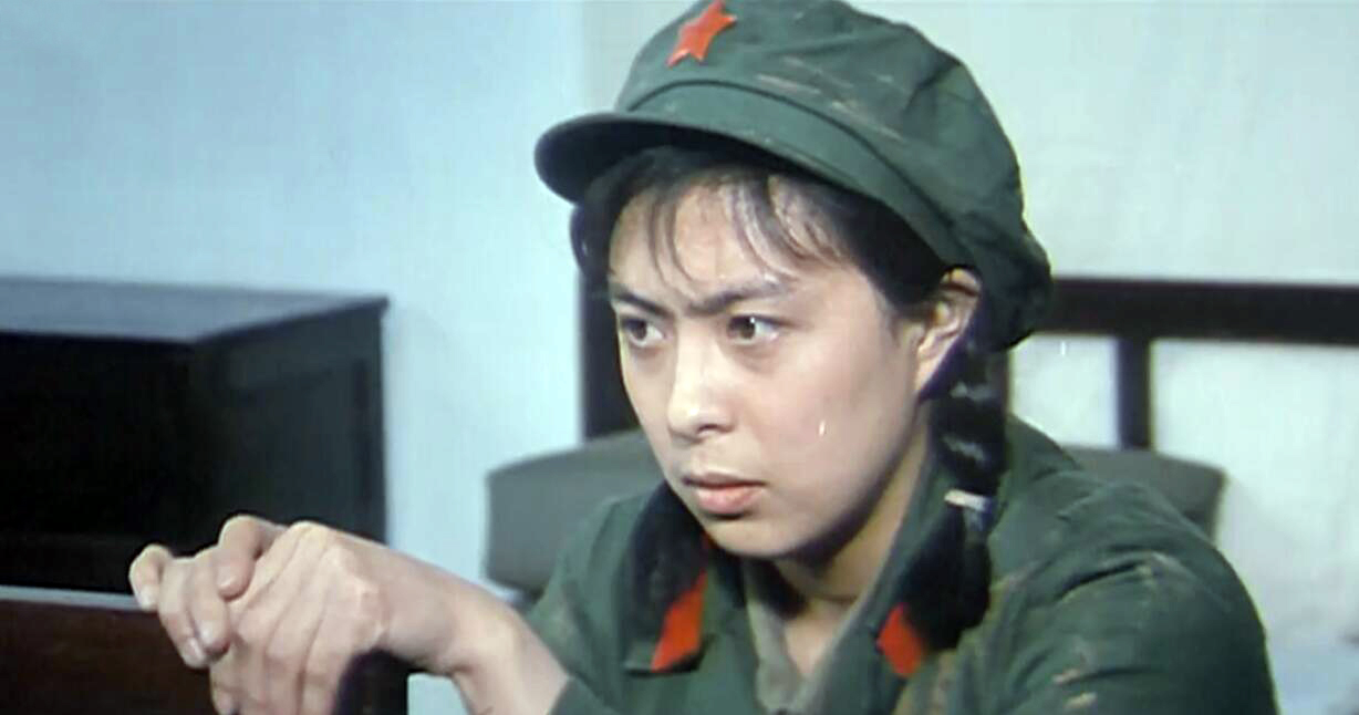 刚打完玻尿酸就别来尬演女兵了这5位女星演女兵让人看着真难受