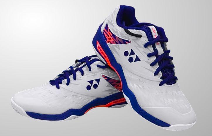 川崎大师900羽毛球拍对比尤尼克斯,川崎羽毛球对比尤尼克斯羽毛球