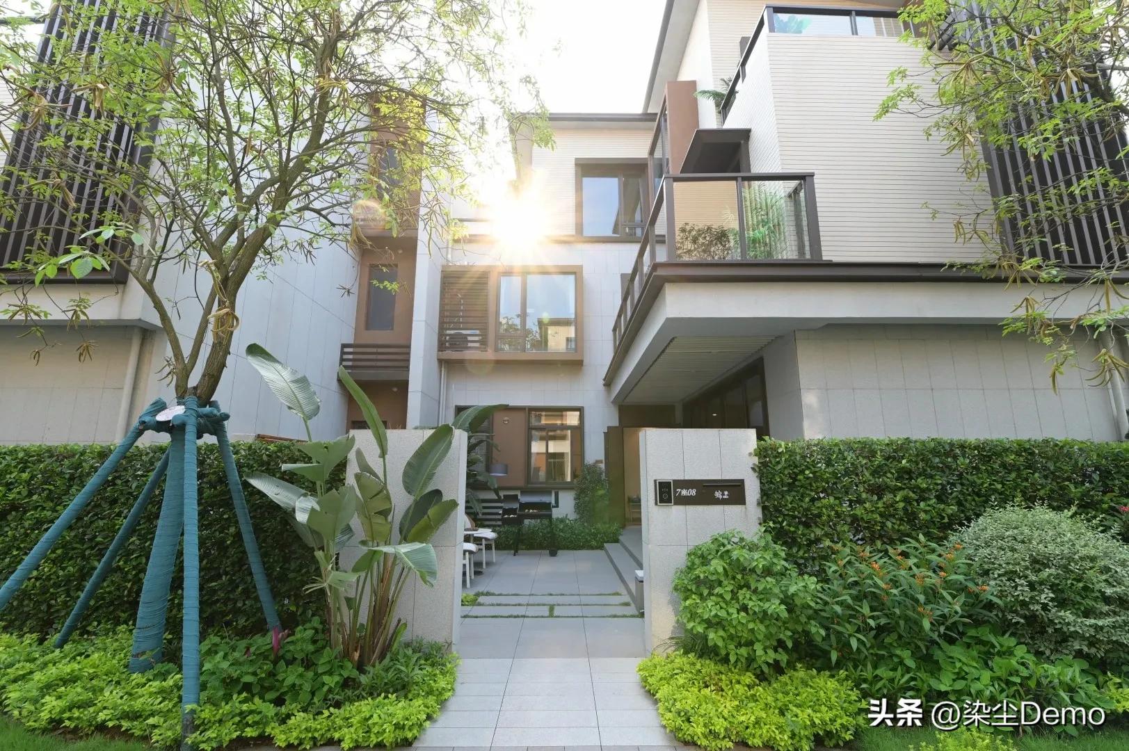 广东佛山烂尾别墅区,广东佛山大山烂尾楼别墅