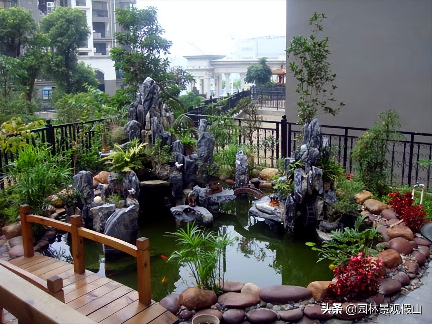 别墅假山鱼池景观,别墅假山设计与营造