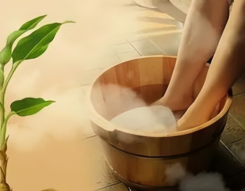 出行、运动后足跟痛?别怕,教你几个动作缓解预防它