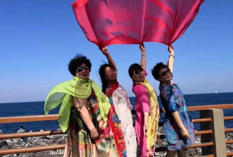 空集装箱堆满港口有所缓解吗,为什么大量空集装箱滞留国外港口