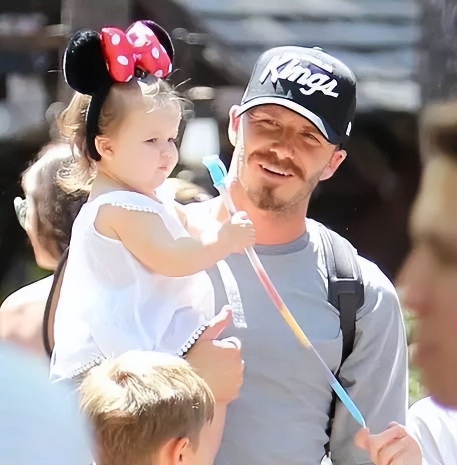 贝克汉姆小七长大了的图片,维多利亚贝克汉姆小七薇娅