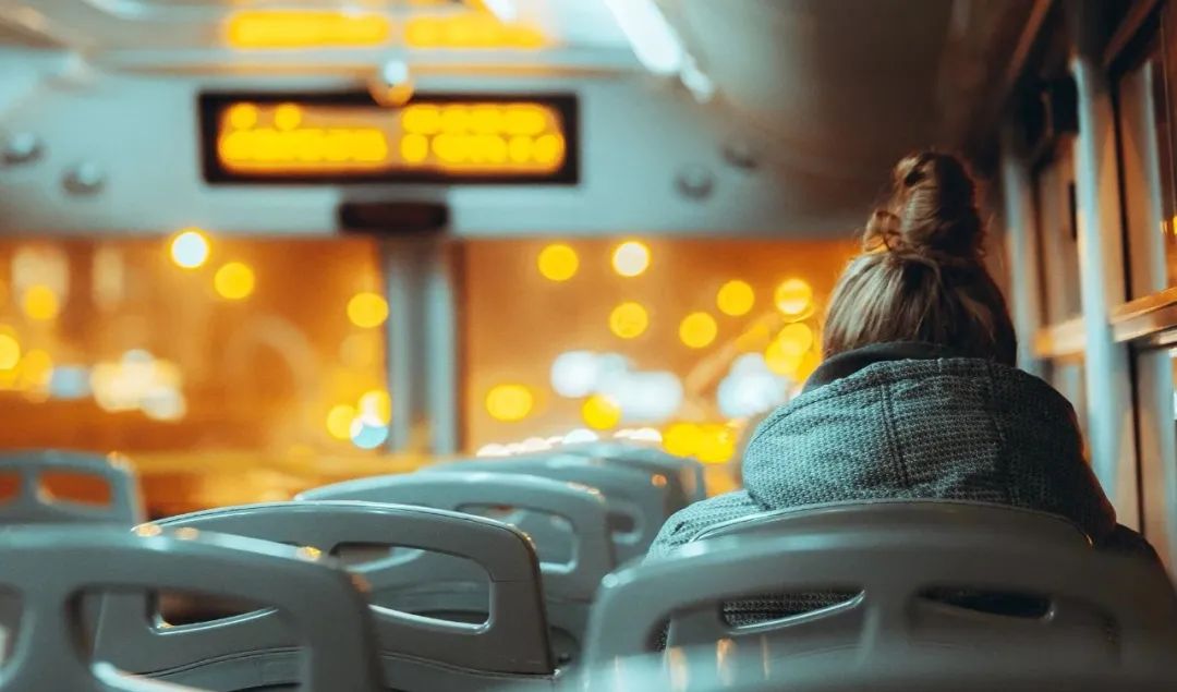 如果感到焦虑的时候就看看书,如果感到焦虑了就去读书吧