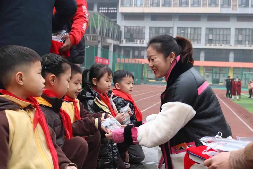 双减政策下的小学体育活动美篇,双减后孩子们拥有了快乐时光