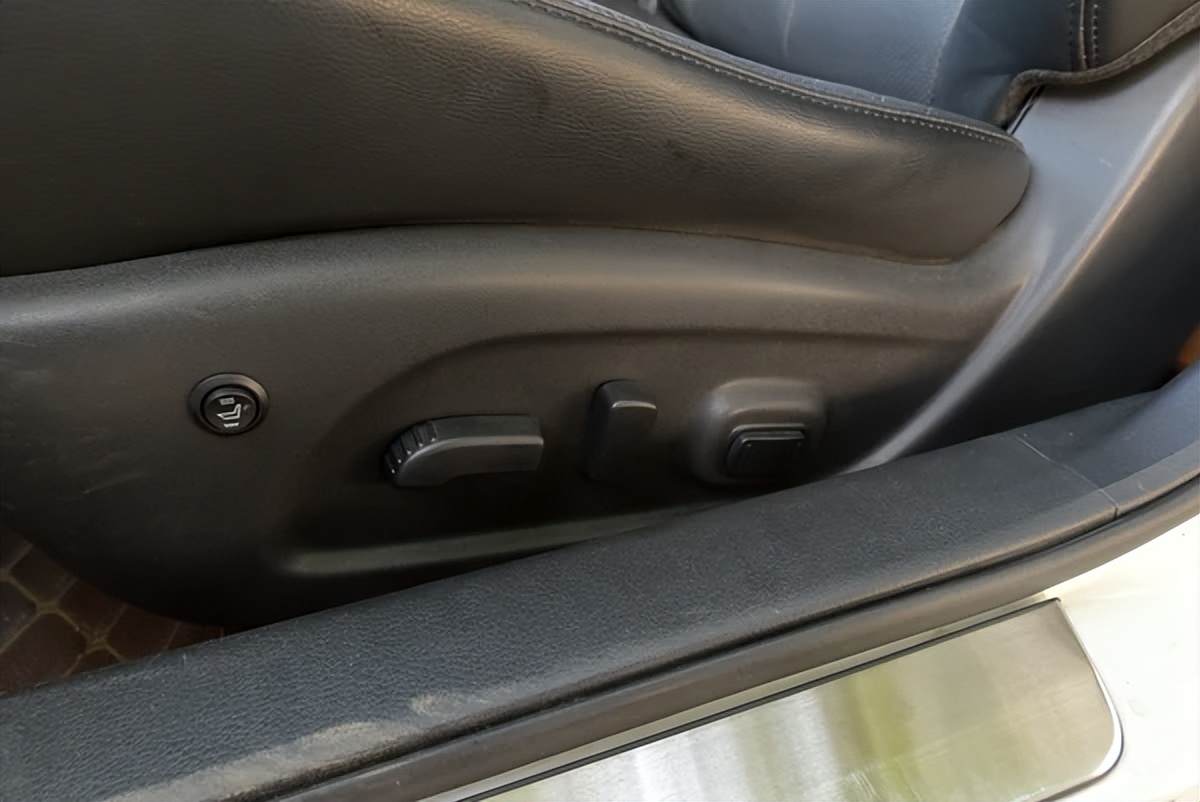 广东二手日产天籁价格,9万到10万二手日产天籁