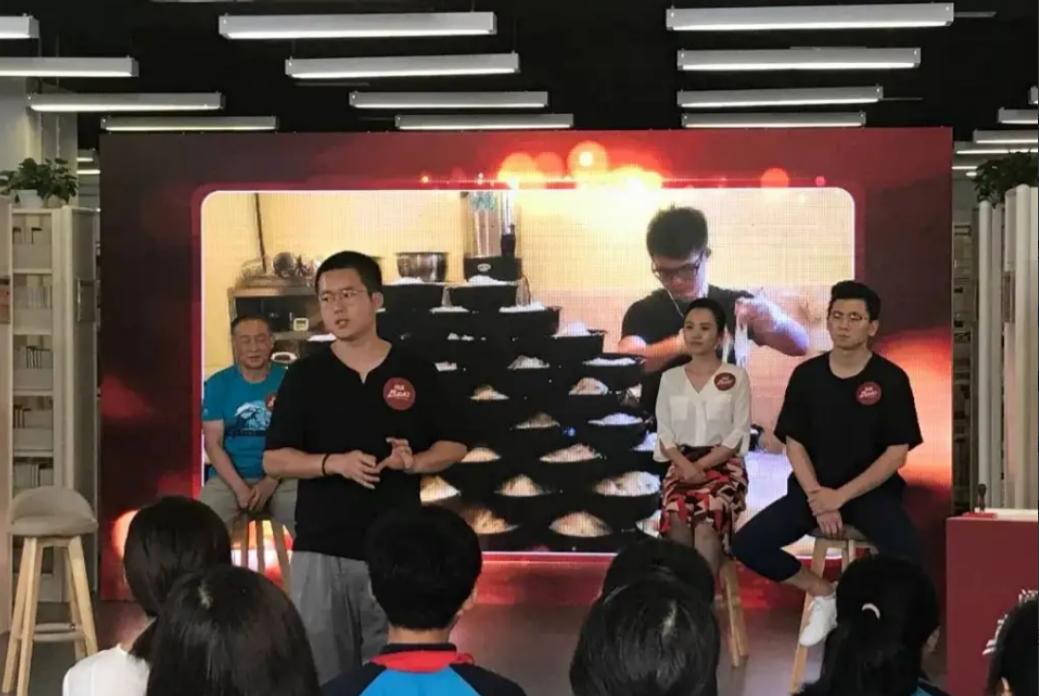 北大硕士卖米粉结局,董明珠北大研究生卖米粉