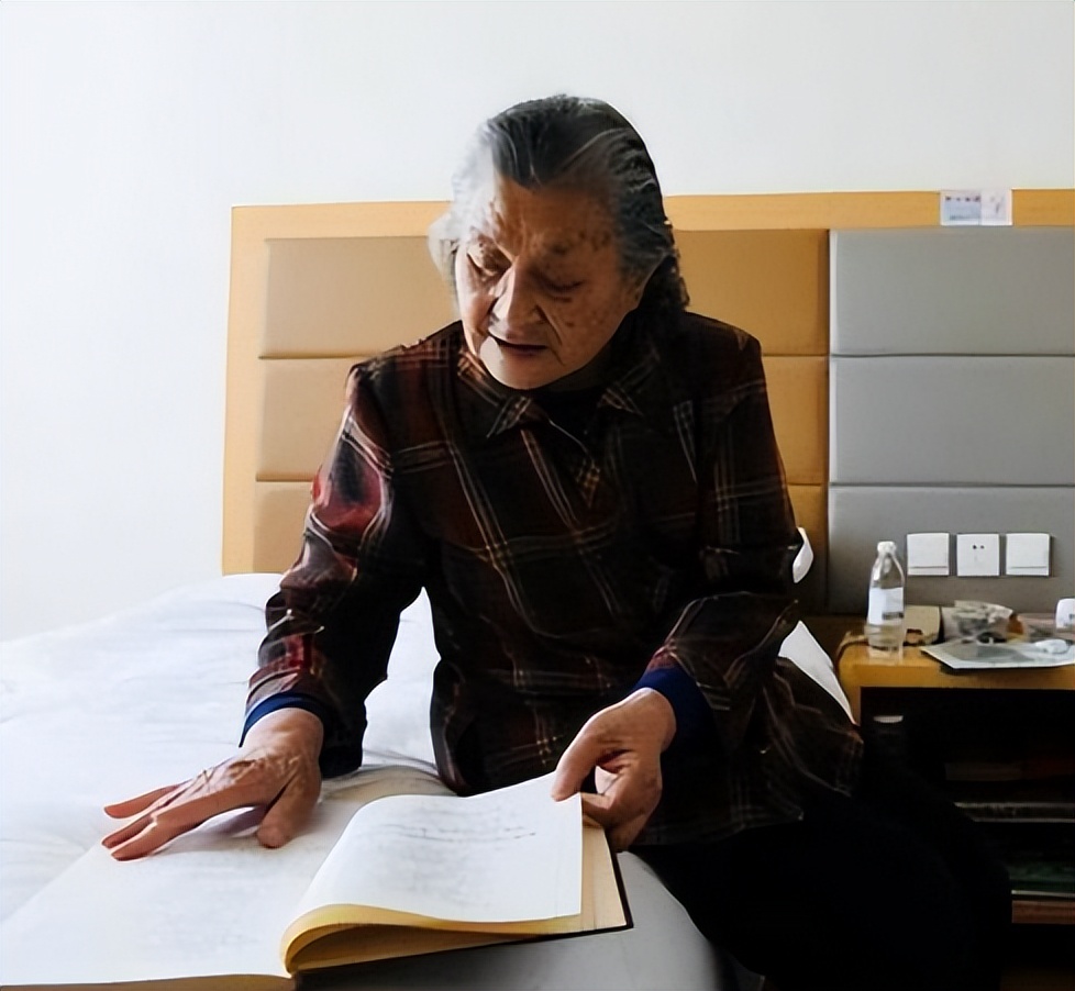 90岁老人在酒店养老,西安最好的养老院多少钱一个月