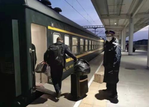 陕西公益小慢车,公益性小慢车走向百姓的小康生活