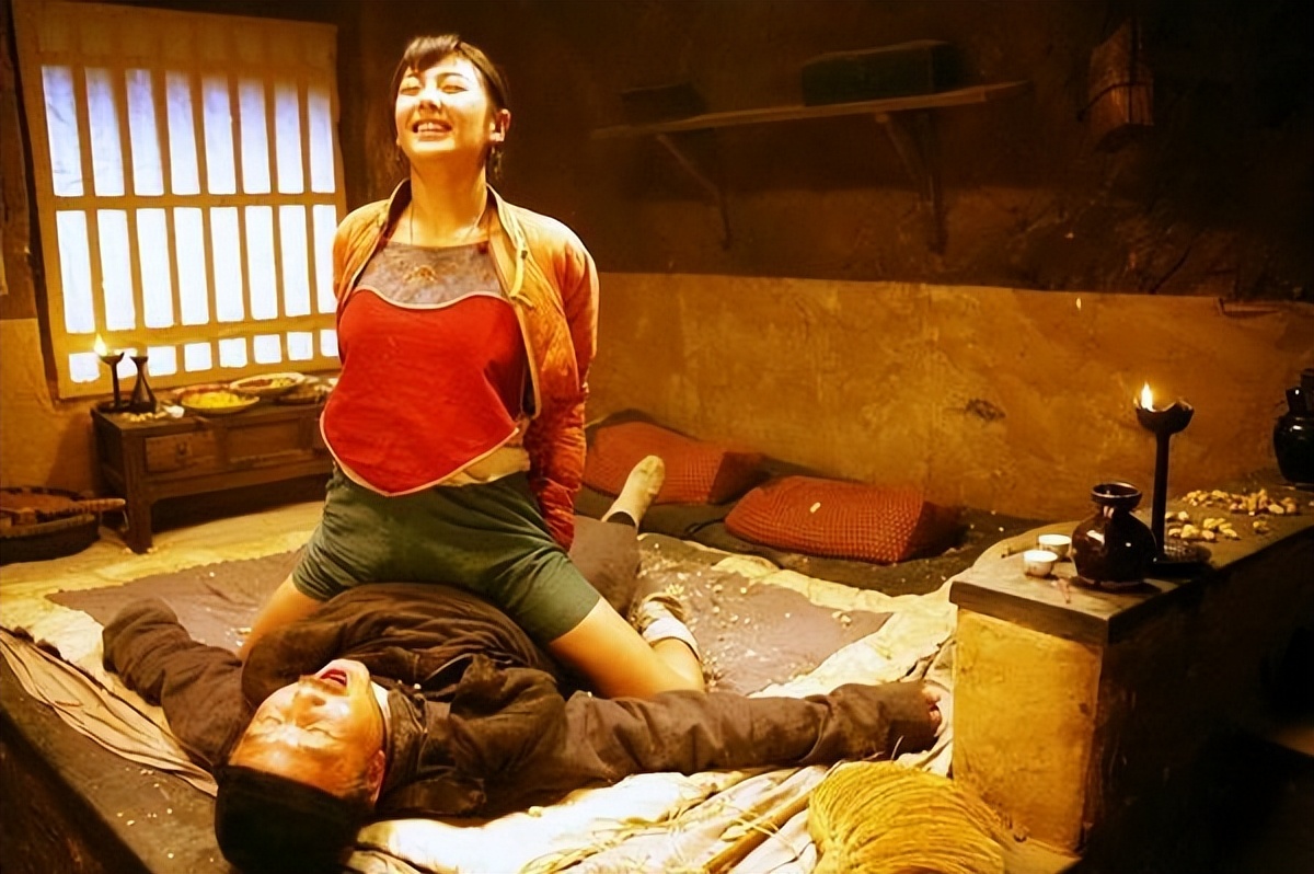 白鹿原：田小娥与4个男人鱼水*欢偷**时，就注定被时代思想禁锢杀死