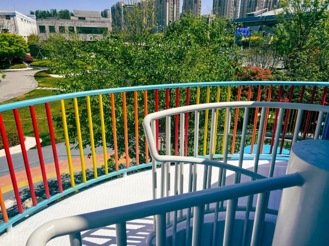 绿城兰园·灯笼鱼艇儿童乐园