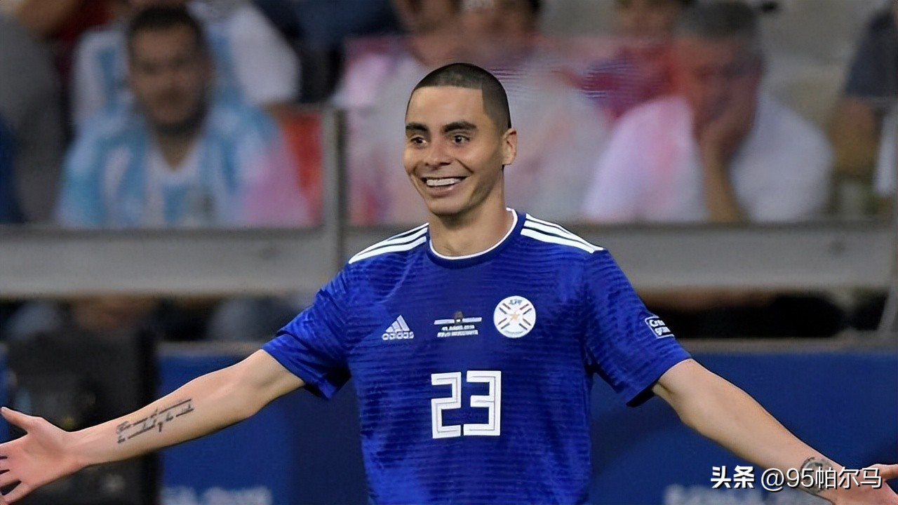 从被曼城大将质疑到英超模范生，穿着破鞋踢球的他诠释十年磨一剑