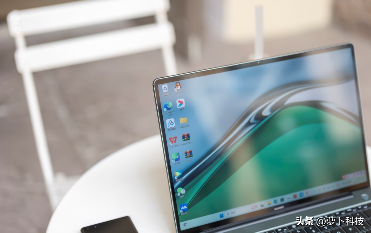 华为matebook14s2022款外观及插口,华为matebook14s2022款深空灰