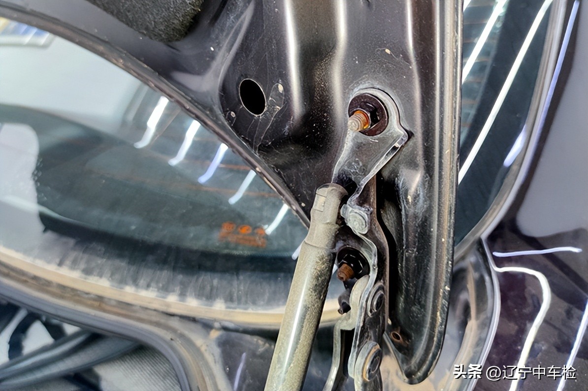 低价买二手车注意事项和验车技巧,买小瑕疵二手车注意事项及流程