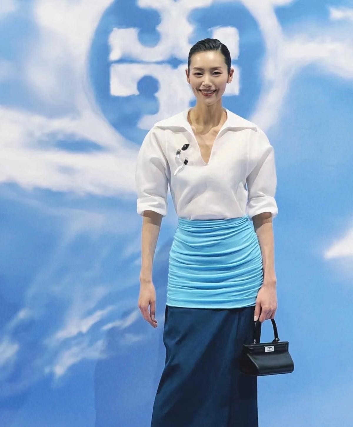 刘雯今日穿搭 (刘雯最新生活穿搭)