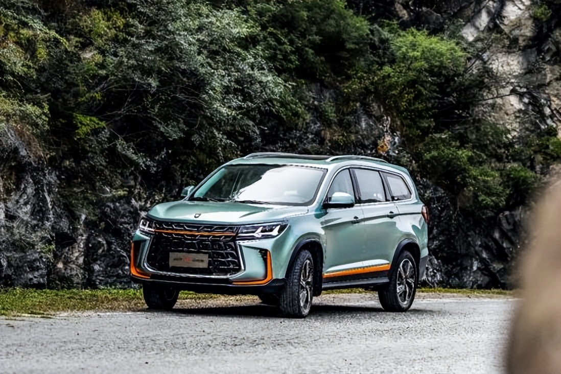 东风风行t5马赫版和荣威rx5哪个好,风行t5马赫版用的什么型号led