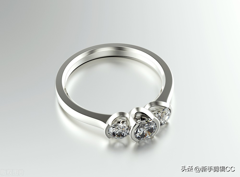 在周大福买到有裂痕的钻戒怎么办,周大福钻戒可以换款补差价吗