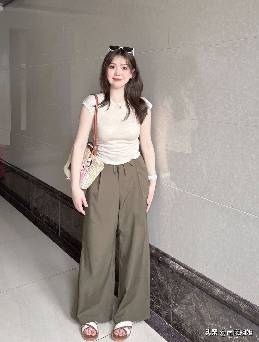显瘦百搭的瑜伽裤好看吗,瑜伽裤和阔腿裤同框对比