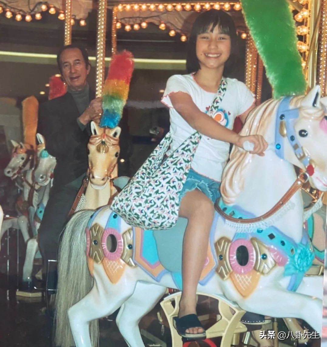 众星齐晒童年照：阿Sa酷似李荣浩，明道从小就帅，佘诗曼肉嘟嘟