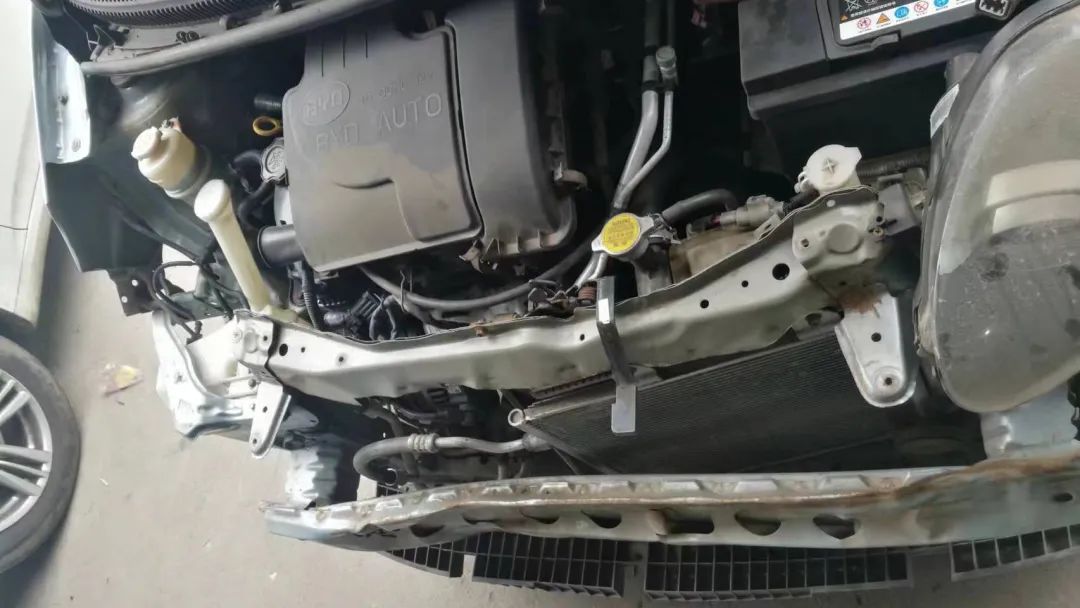 2010款比亚迪f0翻新案例,比亚迪f0全车翻新喷漆多少钱