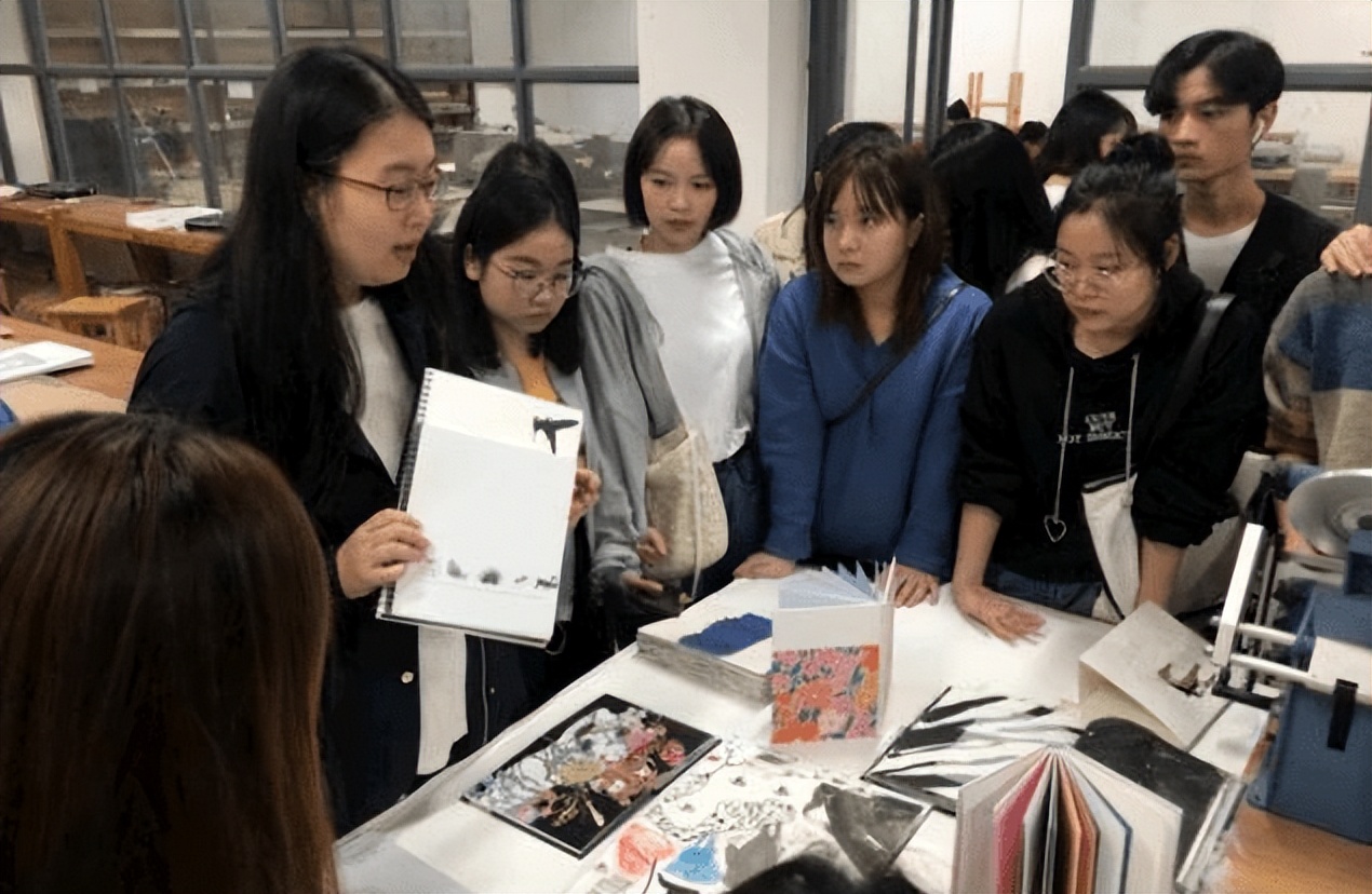 大学里比较吃香的十个专业，就业稳定值得报考，家长提前了解一下