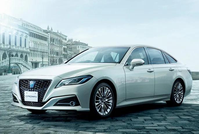 大众辉昂旗舰型提车,大众辉昂和丰田皇冠该怎么选