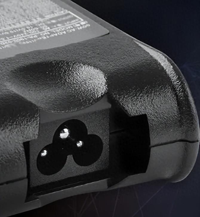 电源适配器大揭秘！解析DELL笔记本的LA90PS1-00