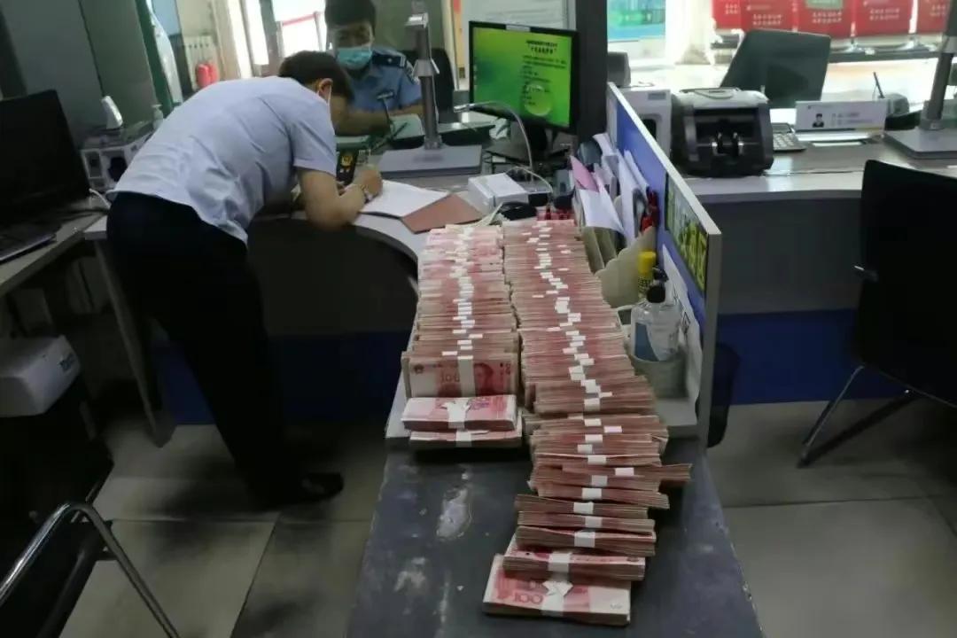 90后夫妻自导自演卖淫被捕,出售淫秽视频牟利案例抓捕过程